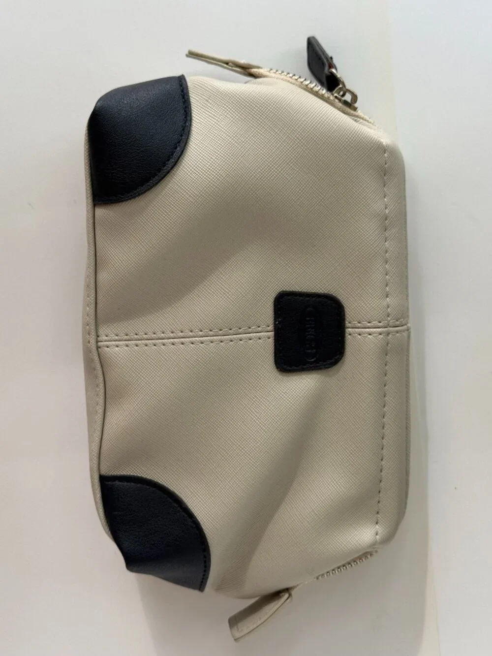 BRIC’S Luxury Travel Toiletry Bag Organizer Qatar Airways Exclusive